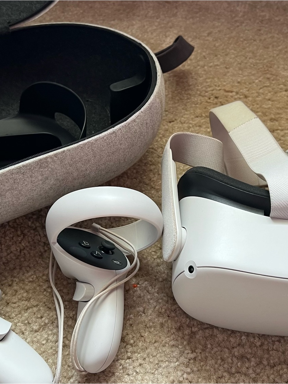 Standalone White VR Headset with Matching Controller and Carry Case